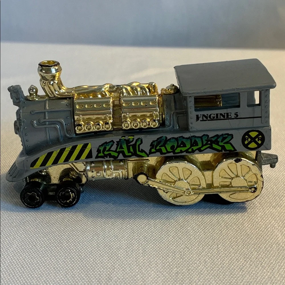 Vintage Mattel Hot Wheels 1995 Rail Rodder toy train engine 5 Collectible